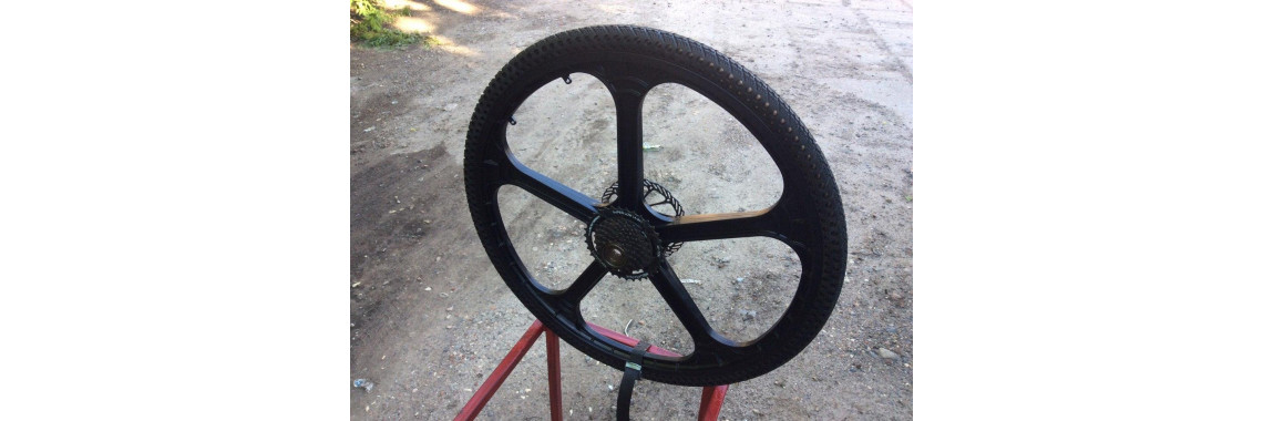 Bycicle wheel with honycomb solid tire 26 X 1.5 20mm